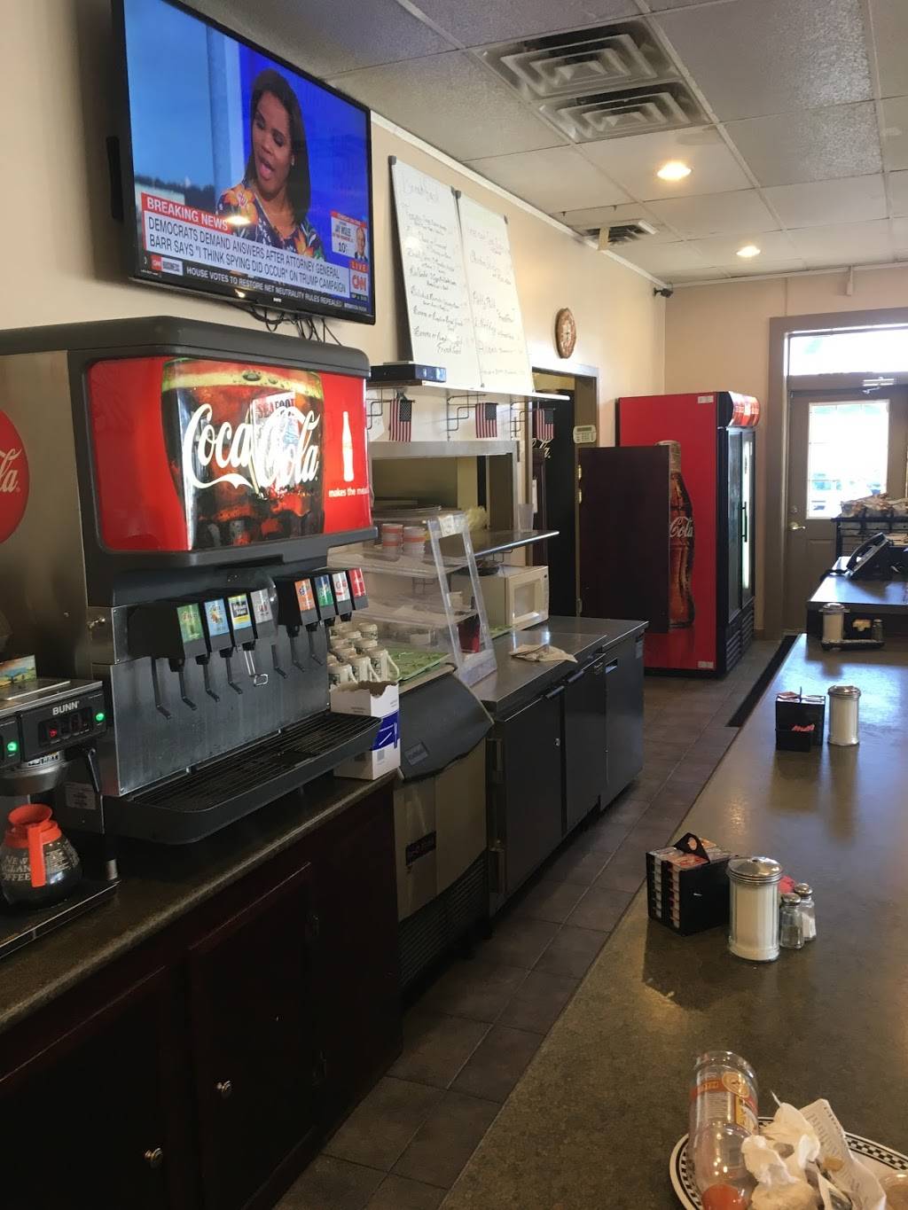 Town Pizza And Café | restaurant | 15 Mechanic St, Bellingham, MA 02019, USA | 5089662222 OR +1 508-966-2222