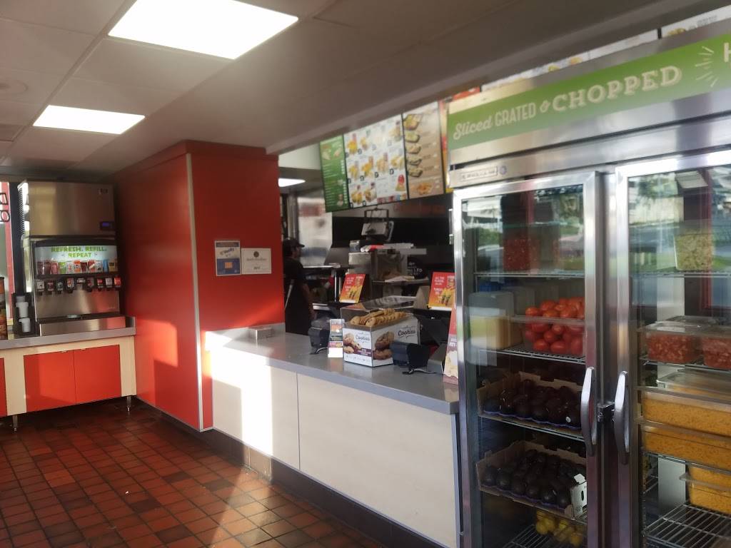 Del Taco | meal takeaway | 34289 Pacific Coast Hwy, Dana Point, CA 92629, USA | 9496617544 OR +1 949-661-7544