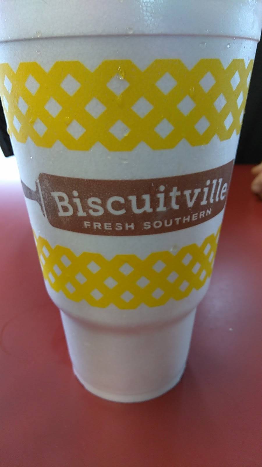 Biscuitville | cafe | 4764 S Amherst Hwy, Madison Heights, VA 24572, USA | 4345280507 OR +1 434-528-0507
