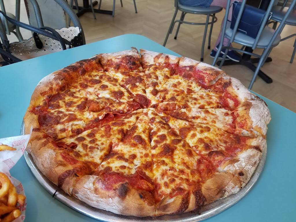 Giuseppis Pizza Plus | restaurant | 335 Kentlands Blvd, Gaithersburg, MD 20878, USA | 3018691111 OR +1 301-869-1111