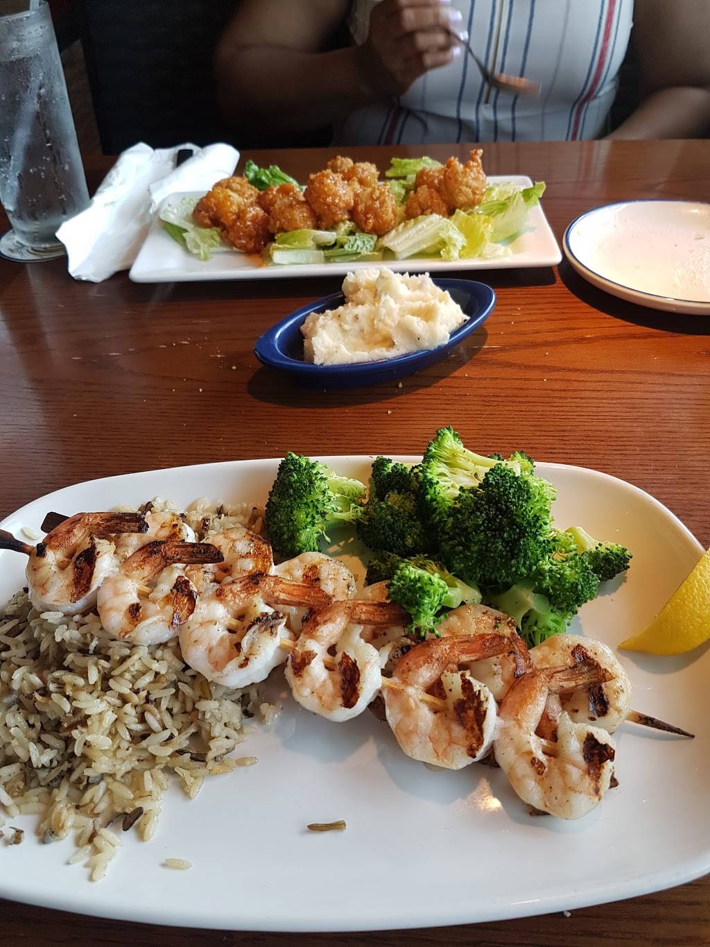 Red Lobster | restaurant | 1 Miron Ln, Kingston, NY 12401, USA | 8453365021 OR +1 845-336-5021