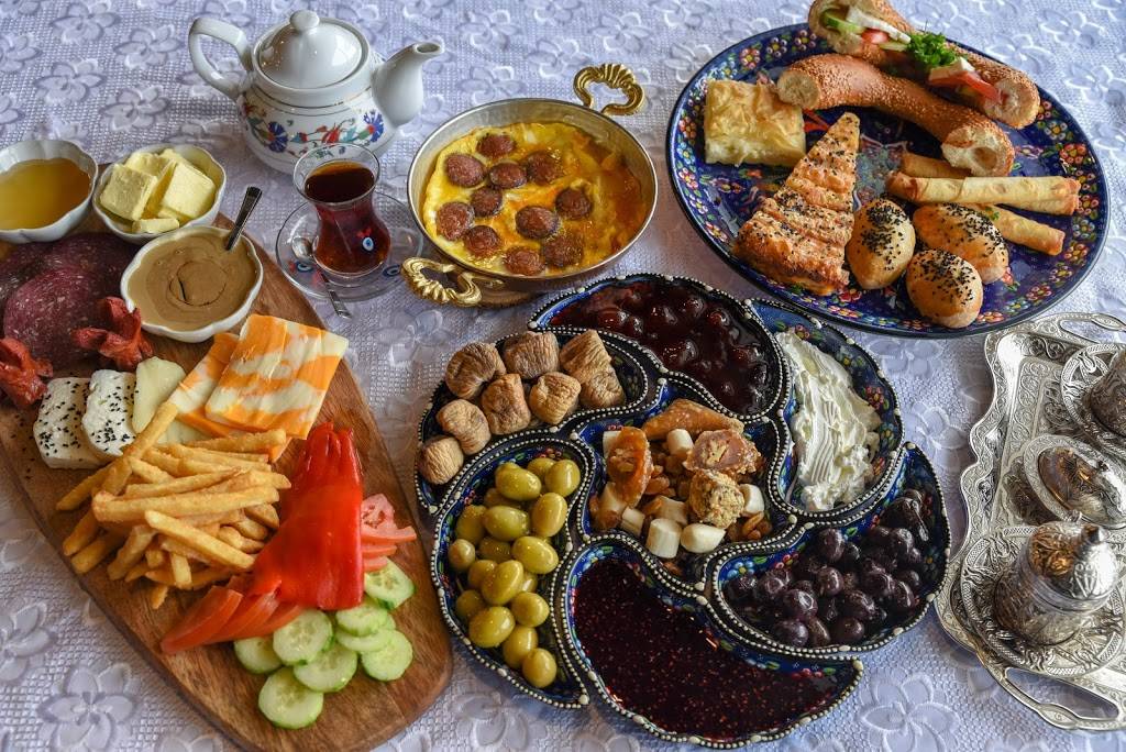 Rose in the Kitchen | restaurant | 814 Brant St, Burlington, ON L7R 2J5, Canada | 9056338995 OR +1 905-633-8995