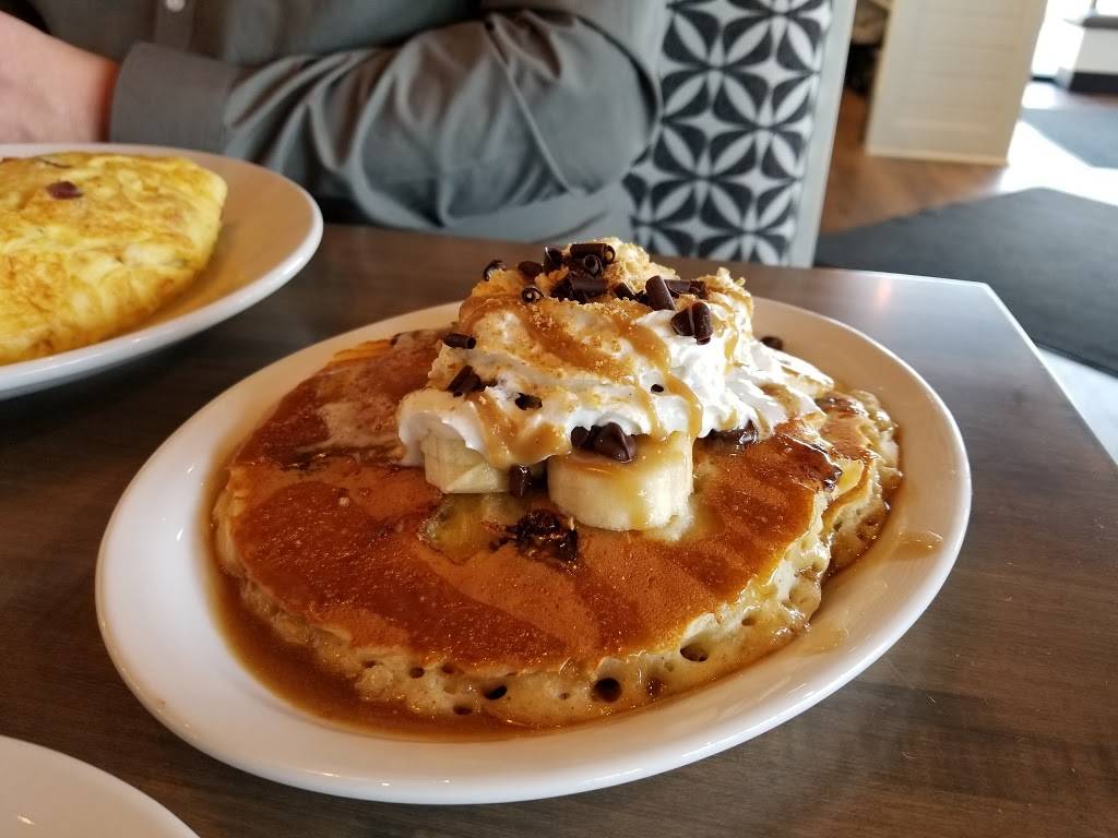 Sharkos BBQ | restaurant | 1715 Freedom Dr, Naperville, IL 60563, USA | 6308573863 OR +1 630-857-3863