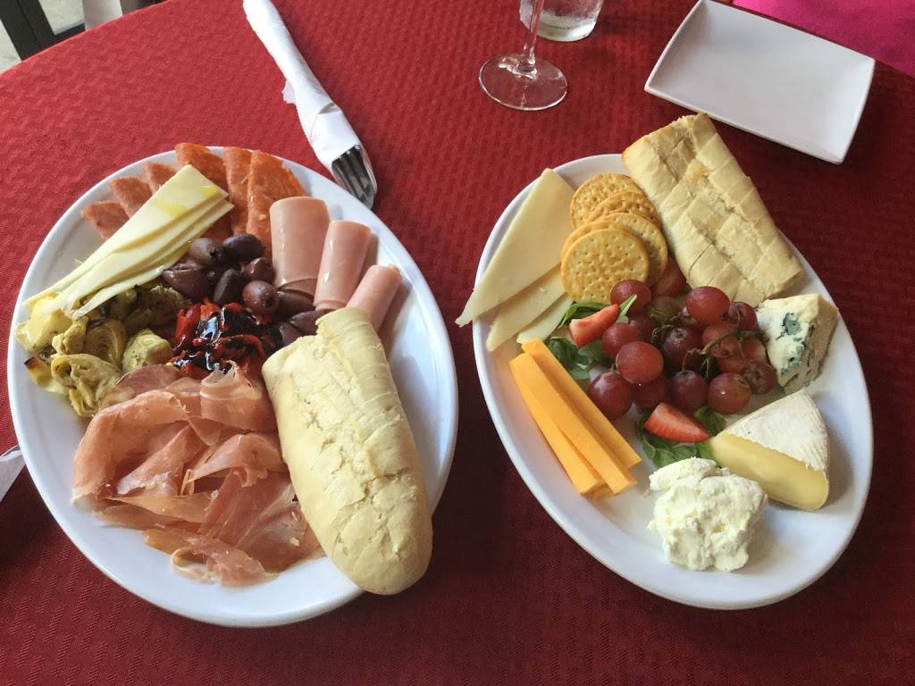 Formaggios Bistro & Wine Bar | restaurant | 2441 NW 43rd St Suite 12, Gainesville, FL 32606, USA | 3525056202 OR +1 352-505-6202