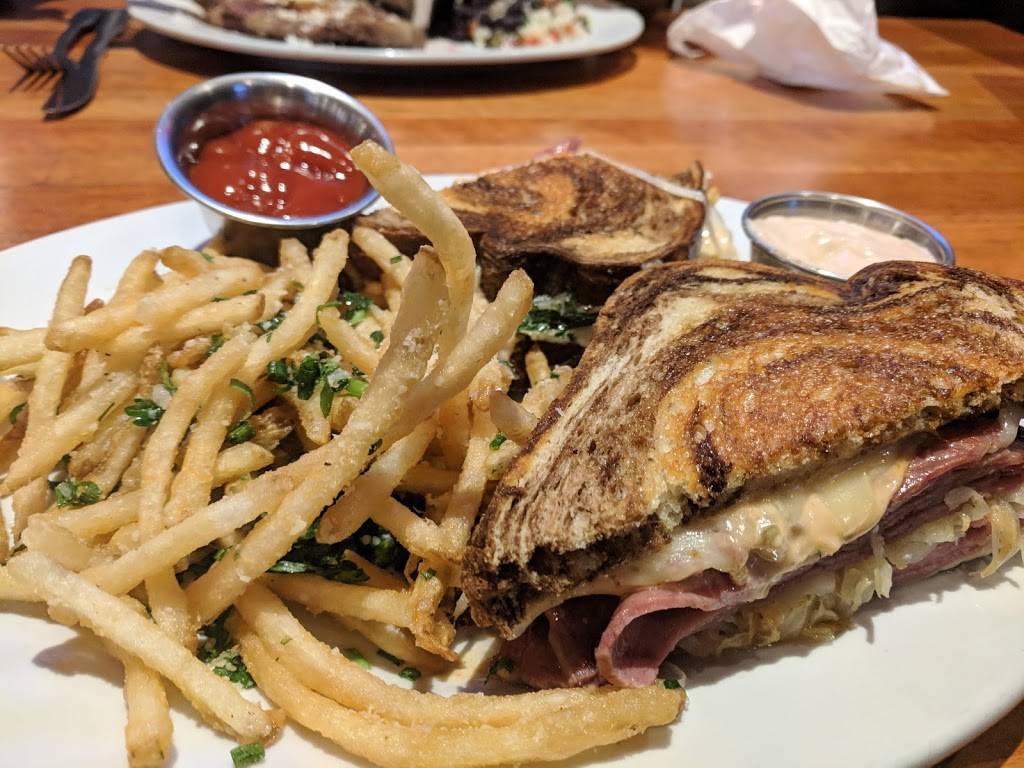 COVER 3 Round Rock | restaurant | 2800 N Interstate 35 Frontage Rd #200, Round Rock, TX 78681, USA | 5126932393 OR +1 512-693-2393