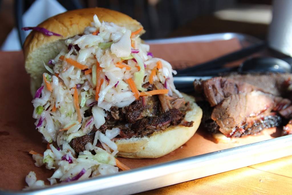 Hudson Smokehouse | restaurant | 37 Bruckner Blvd, The Bronx, NY 10454, USA | 7188727742 OR +1 718-872-7742