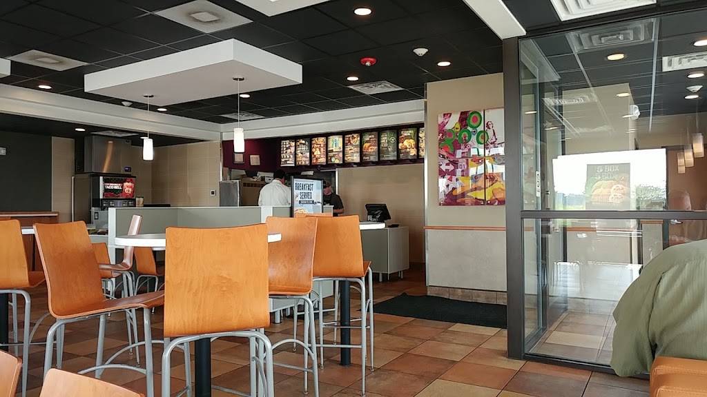 Taco Bell | meal takeaway | 345 Rice Lake Square, Wheaton, IL 60187, USA | 6306684127 OR +1 630-668-4127