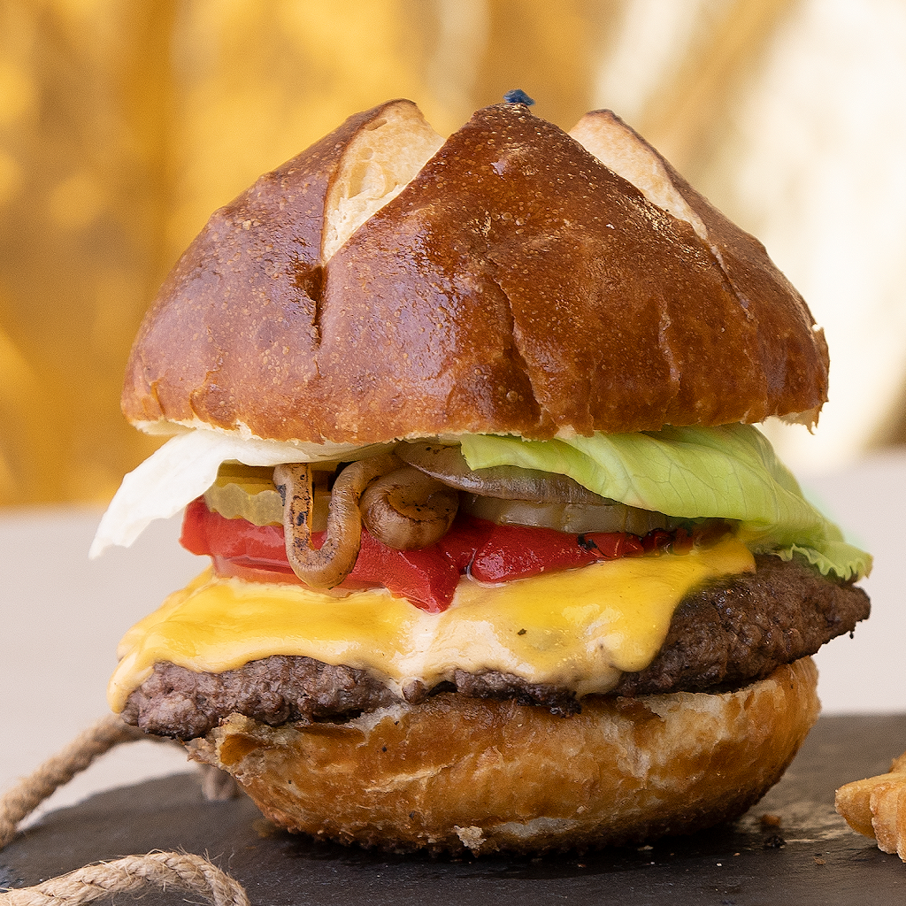 Prime Burger LA | restaurant | 13135 Saticoy St, North Hollywood, CA 91605, USA | 8184529997 OR +1 818-452-9997