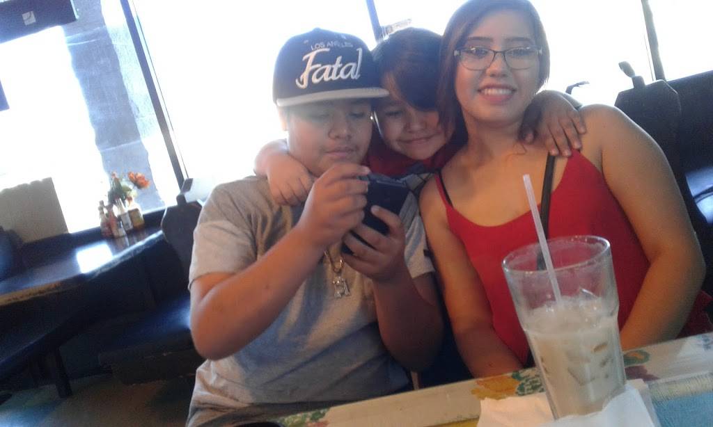 Mariscos Y Birrieria Mazatlan | restaurant | 1592 W Olive Ave, Porterville, CA 93257, USA | 5597846494 OR +1 559-784-6494