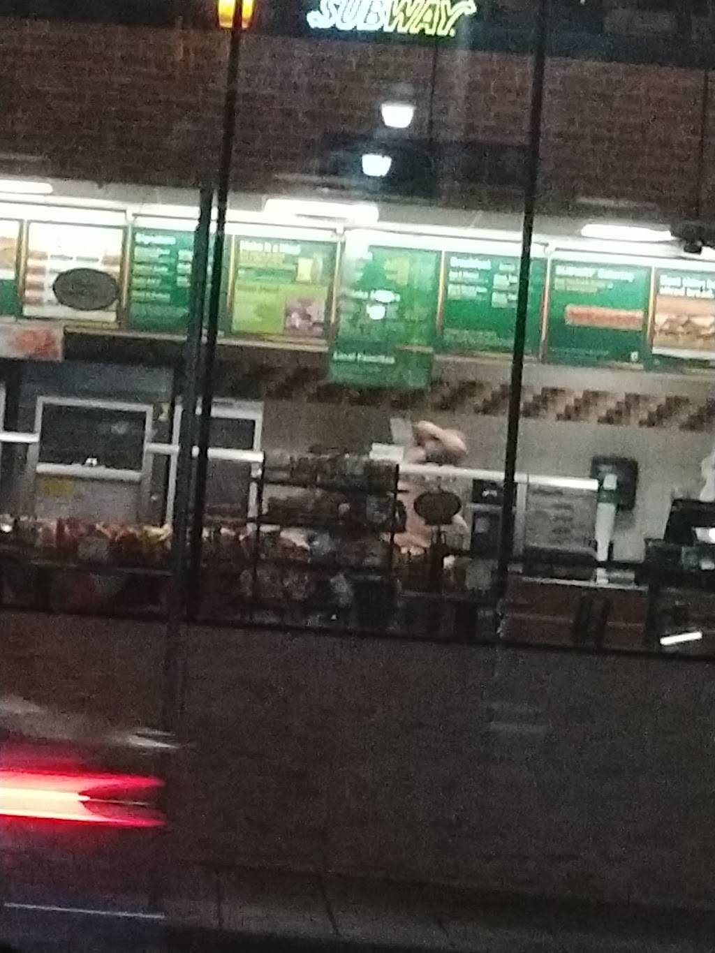 Subway | meal takeaway | 100 Throckmorton St Suite 180, Fort Worth, TX 76102, USA | 8176980540 OR +1 817-698-0540