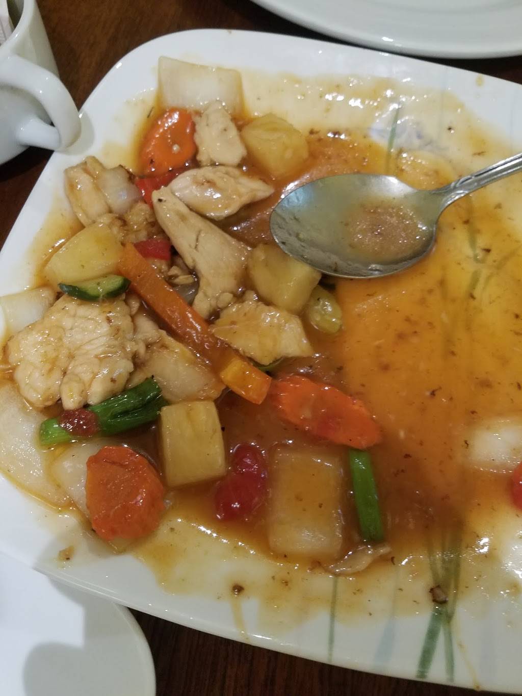 Charn Thai Restaurant | restaurant | 65 E Daily Dr, Camarillo, CA 93010, USA | 8053881138 OR +1 805-388-1138