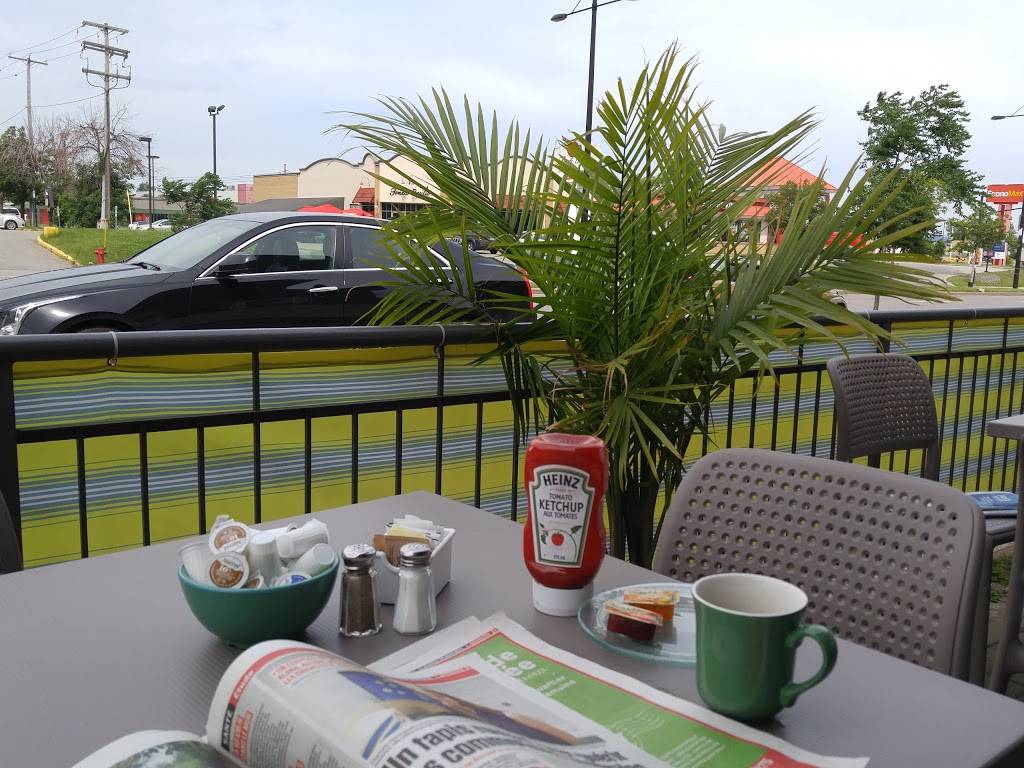 Cora déjeuners - Breakfast and Lunch | restaurant | 12580 Rue Sherbrooke E, Pointe-aux-Trembles, QC H1B 1C9, Canada | 5146401616 OR +1 514-640-1616