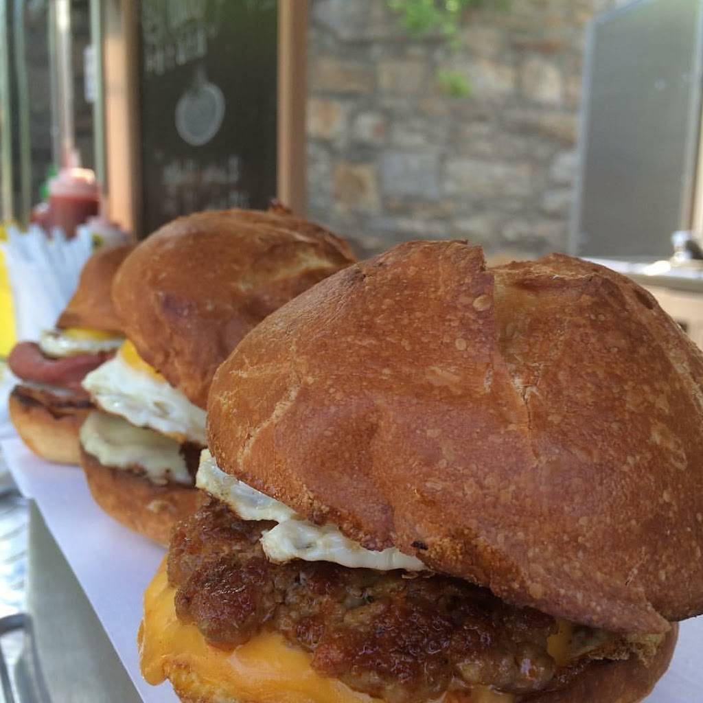 The Tasty Yolk | restaurant | 4700 Park Ave, Bridgeport, CT 06606, USA | 2035728884 OR +1 203-572-8884