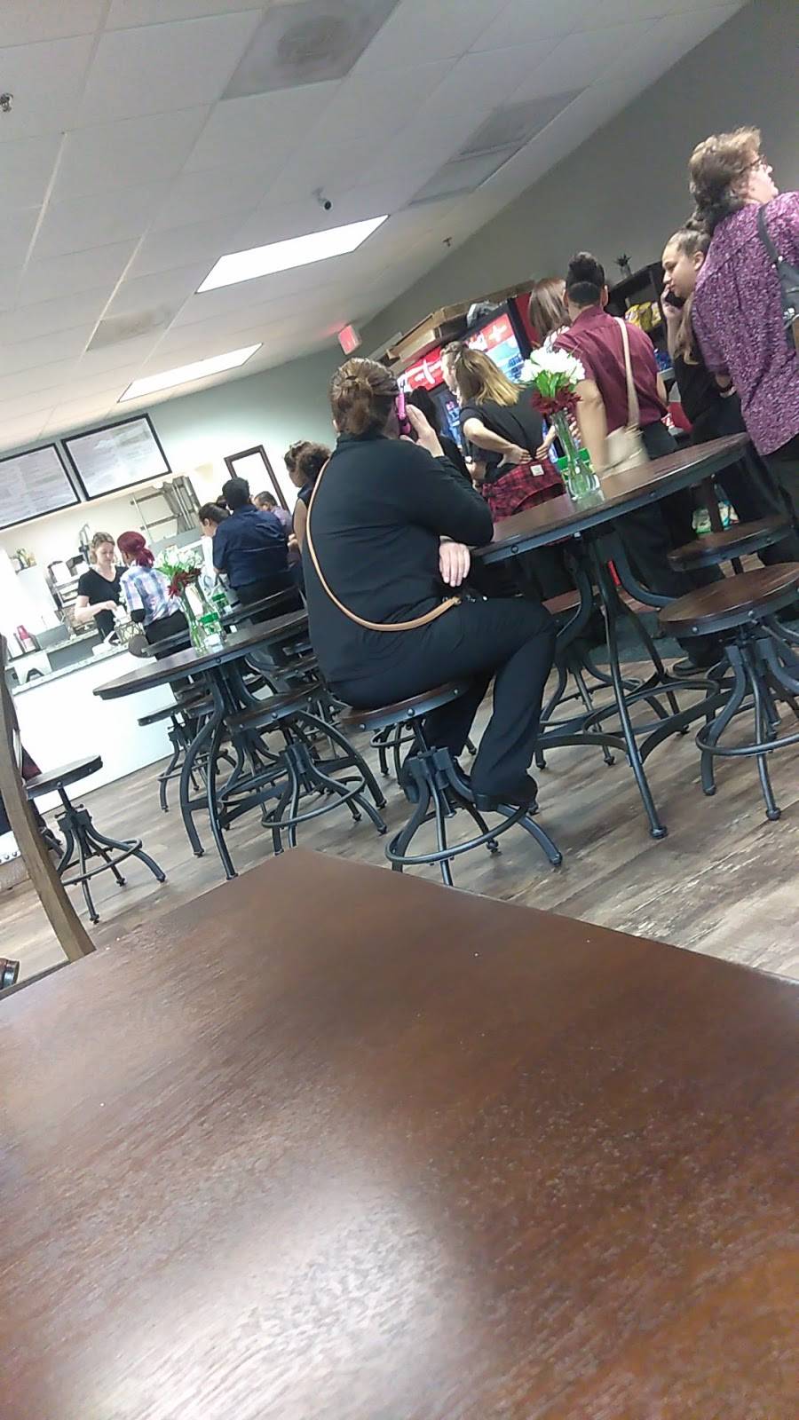 Candor Grille | cafe | 10150 Highland Manor Dr #110, Tampa, FL 33610, USA | 8136260629 OR +1 813-626-0629