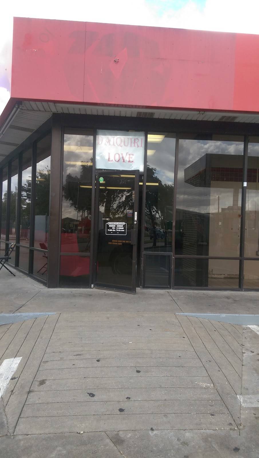 Daiquiri Love | restaurant | 8201 North Fwy, Houston, TX 77037, USA | 8322060180 OR +1 832-206-0180