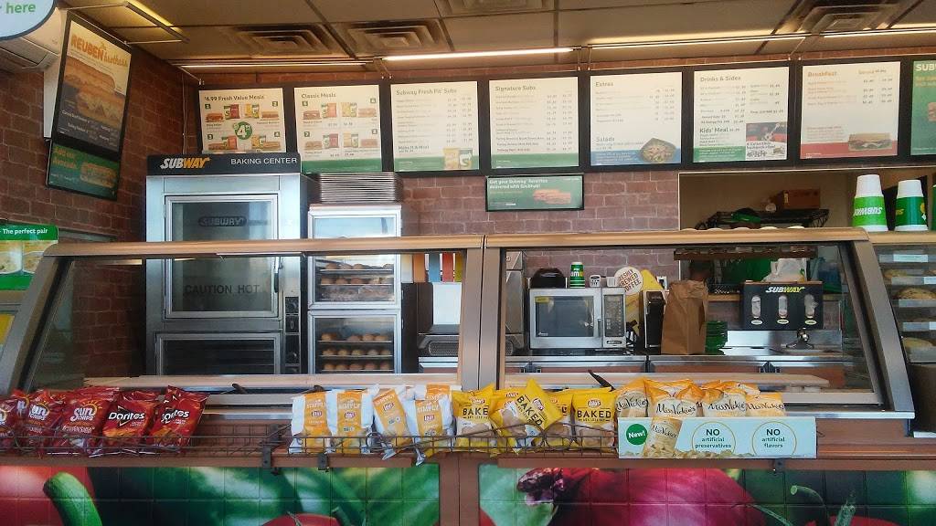 Subway | meal takeaway | 1306 Gibson Blvd SE, Albuquerque, NM 87106, USA | 5052430302 OR +1 505-243-0302
