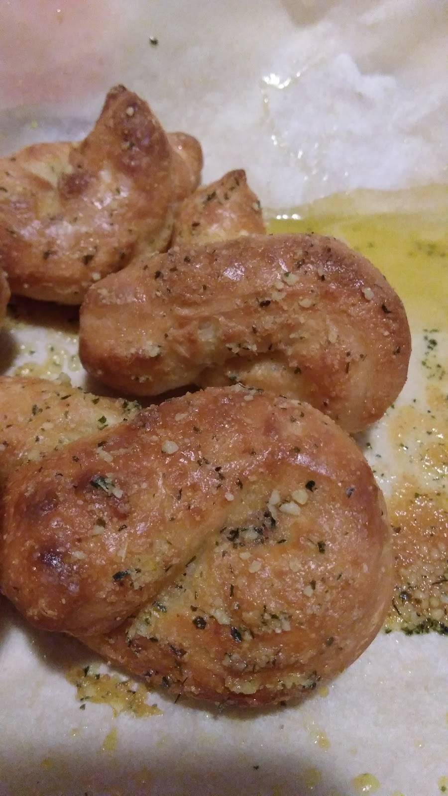 Dominos Pizza | meal delivery | 1095 W Broadway, South Portland, ME 04106, USA | 2077998131 OR +1 207-799-8131