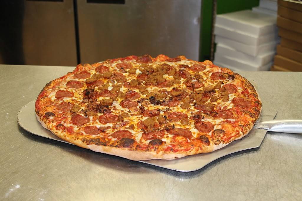 Emielios Little Italy | restaurant | 105 Kilbourne St, Bellevue, OH 44811, USA | 4194833777 OR +1 419-483-3777