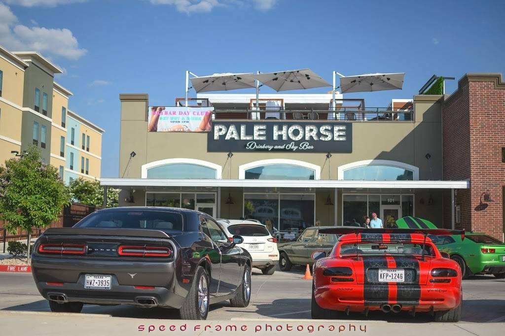 Pale Horse Eatery & Sky Bar | restaurant | 2031 Central Plaza #101, New Braunfels, TX 78130, USA | 8303127332 OR +1 830-312-7332
