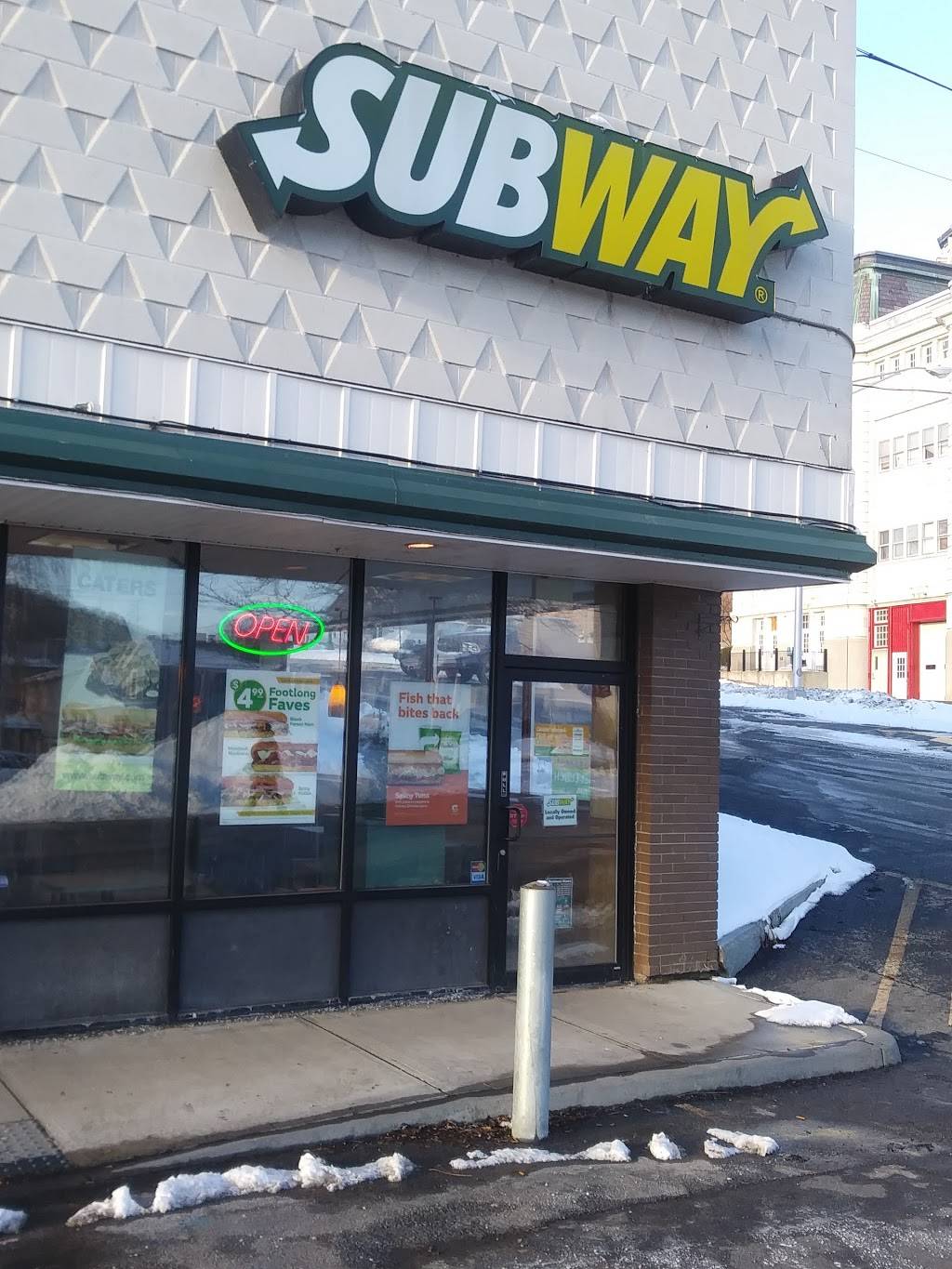 Subway | restaurant | 570 Albany St, Little Falls, NY 13365, USA | 3158230103 OR +1 315-823-0103