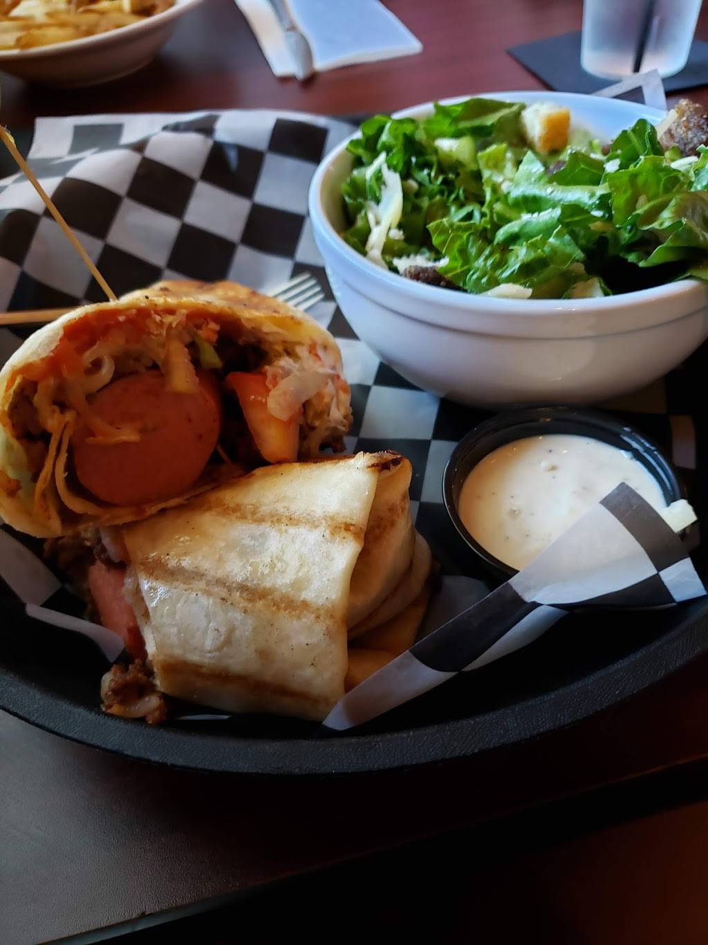 The Town Cabin Deli & Pub | restaurant | 285 Old Candia Rd, Candia, NH 03034, USA | 6034834888 OR +1 603-483-4888