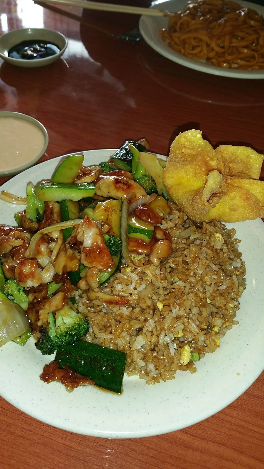 Sakura Hibachi & Sushi Grill | restaurant | 1119 W Pearce Blvd, Wentzville, MO 63385, USA | 6363275068 OR +1 636-327-5068