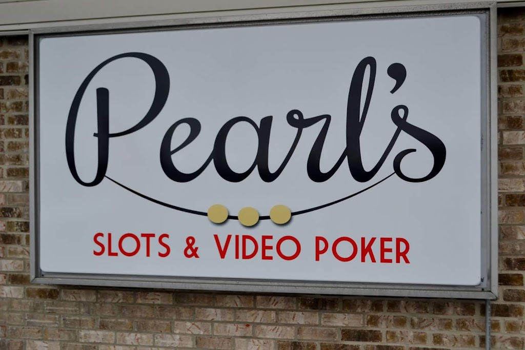 Pearls- Slots and Video Poker | restaurant | 2125 E Pershing Rd, Decatur, IL 62526, USA | 2173309401 OR +1 217-330-9401