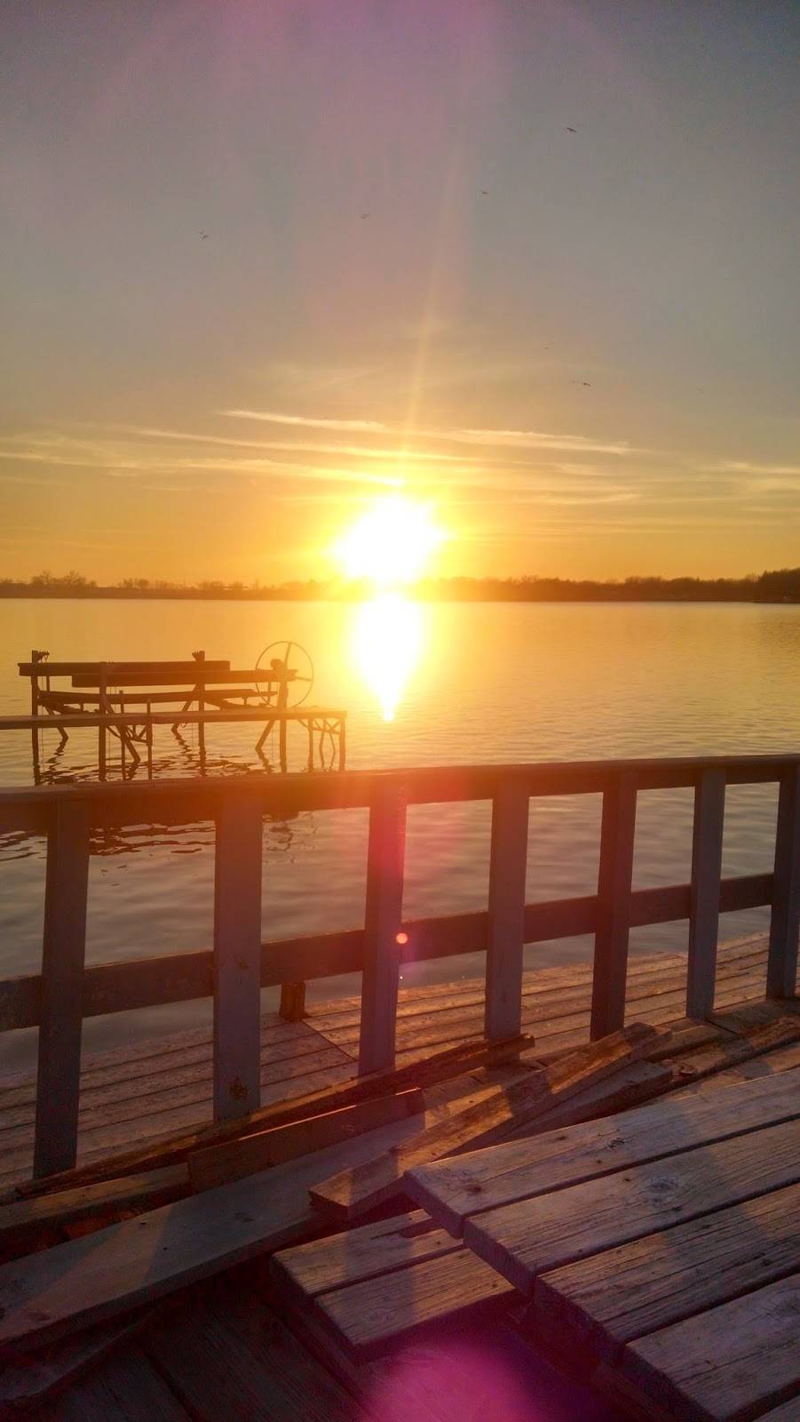 The Aquarium | restaurant | 139 Arthur Ave, Fox Lake, IL 60020, USA | 8475874544 OR +1 847-587-4544