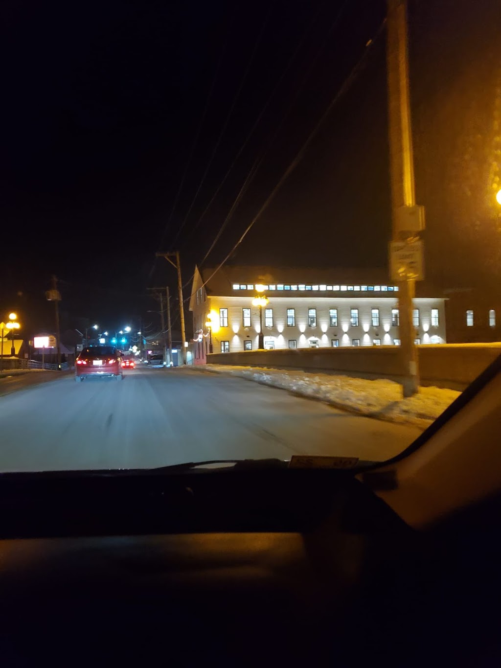 Sharks Peruvian Cuisine | restaurant | 1420 Broad St, Central Falls, RI 02863, USA | 4013655748 OR +1 401-365-5748