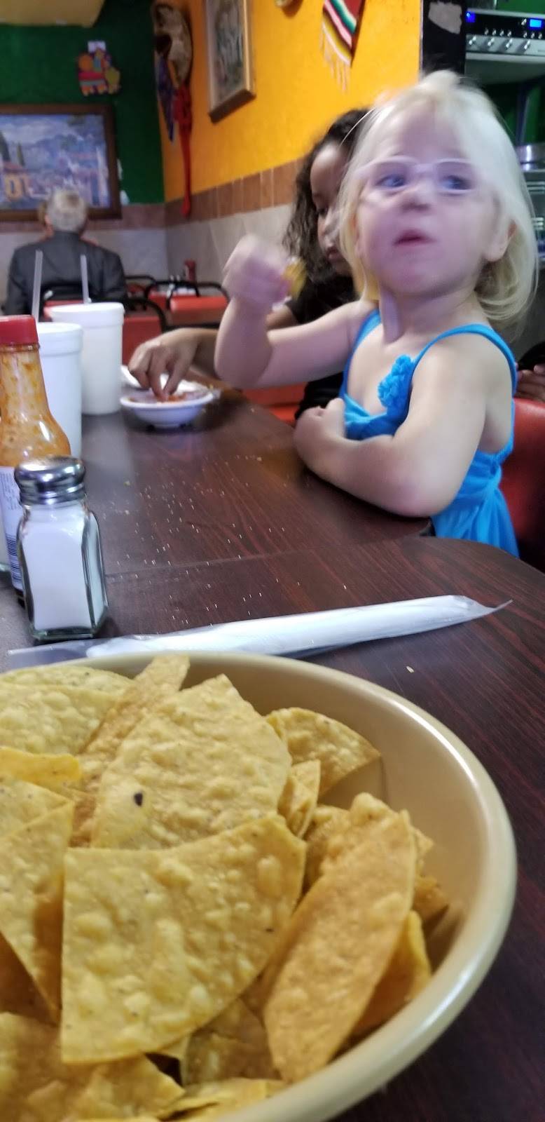 Castillos Mexican Restaurant | restaurant | 331 N Tennessee Ave, Etowah, TN 37331, USA | 4232636562 OR +1 423-263-6562