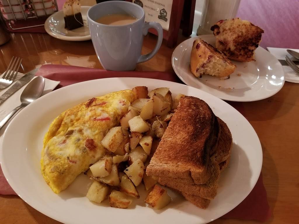 Rutland Airport The Hangar Cafe | restaurant | 1002 Airport Rd, North Clarendon, VT 05759, USA | 8027701855 OR +1 802-770-1855