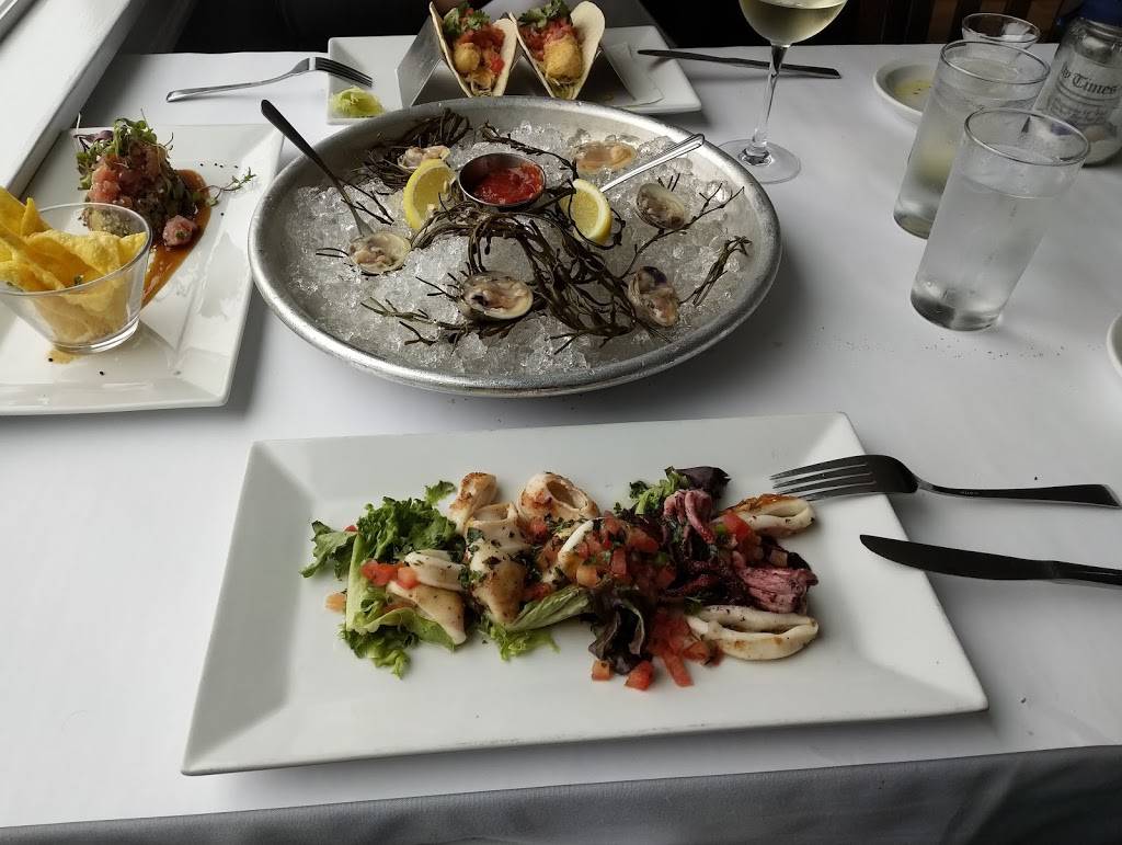 A Lure Chowder House & Oysteria | restaurant | 62300 Main Rd, Southold, NY 11971, USA | 6318765300 OR +1 631-876-5300