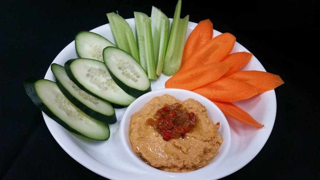 Wilders Lounge & Tapas | restaurant | 2639 S Oneida St suite b, Appleton, WI 54915, USA | 9205742723 OR +1 920-574-2723