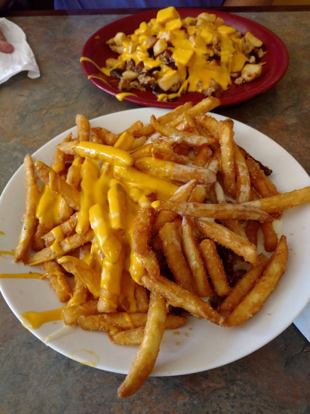 Sgt. Peppers Cafe | cafe | 218 N Main St, Edwardsville, IL 62025, USA | 6186921345 OR +1 618-692-1345