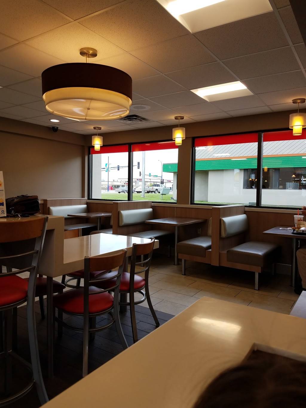 Burger King | restaurant | 1131 W Broadway Ave, Forest Lake, MN 55025, USA | 6514644840 OR +1 651-464-4840