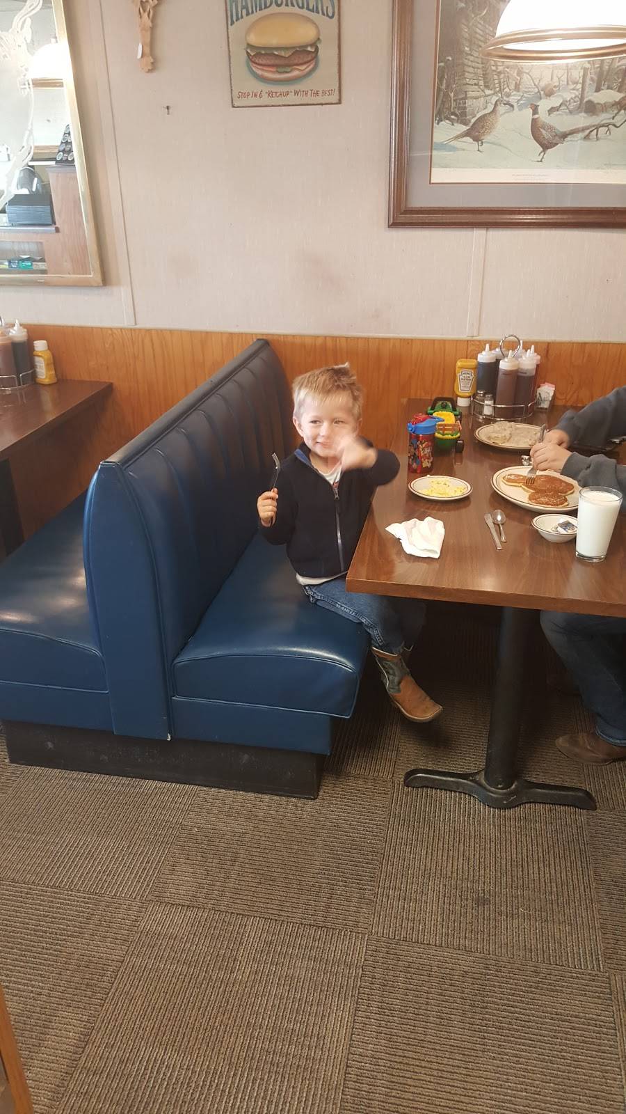 M.C.s Country Cafe | cafe | 756 US-30, Carroll, IA 51401, USA | 7127926331 OR +1 712-792-6331