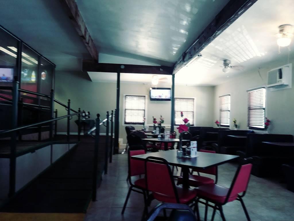 El Agazajo Bar & Grill | restaurant | 2408 S Hwy 183, Austin, TX 78744, USA | 5123892448 OR +1 512-389-2448