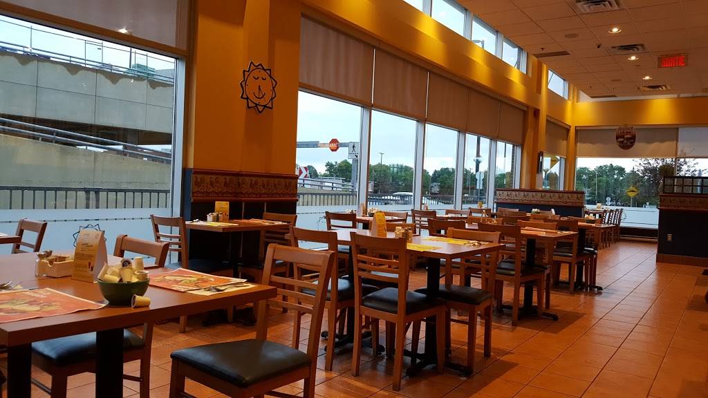 Cora déjeuners - Breakfast and Lunch | restaurant | 187 Boul Hymus, Pointe-Claire, QC H9R 1E9, Canada | 5146308104 OR +1 514-630-8104