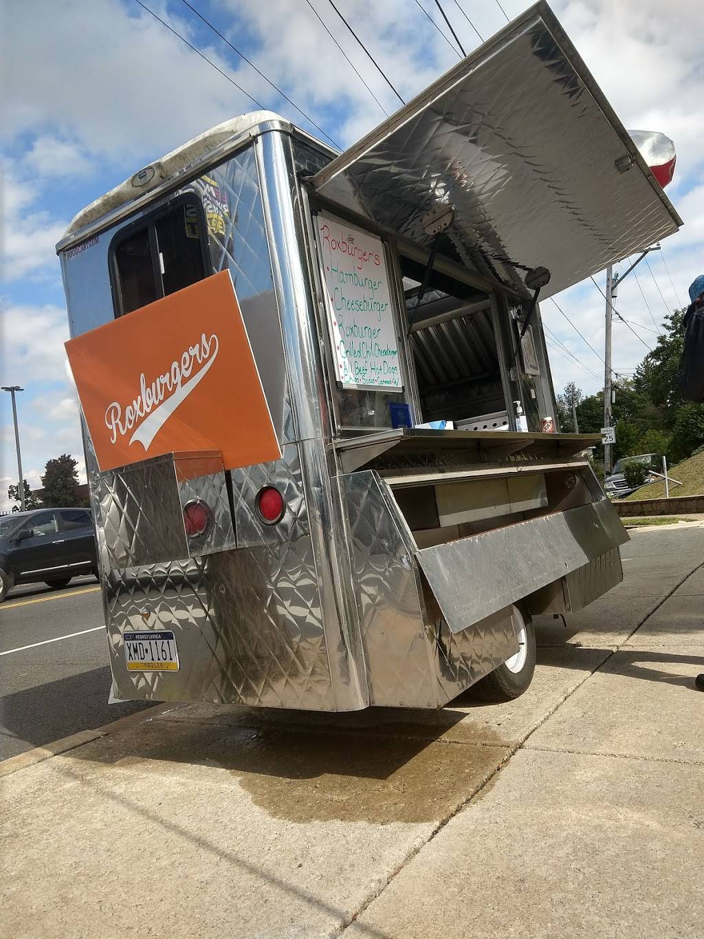 Roxburgers | restaurant | Ridge Av &, Walnut Ln, Philadelphia, PA 19128, USA | 2676340953 OR +1 267-634-0953