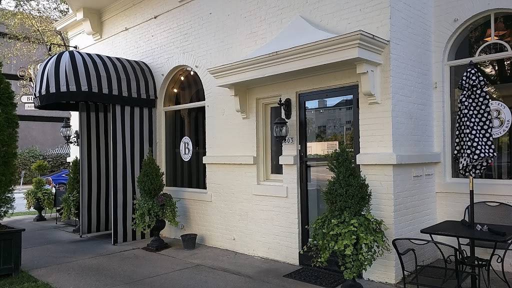 Buckleys Restaurant & Bar | restaurant | 3908, 801 N Cass St, Milwaukee, WI 53202, USA | 4142771111 OR +1 414-277-1111