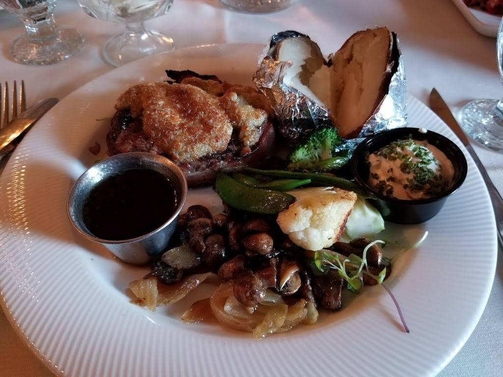 Michaels Supper Club | restaurant | 2901 Rib Mountain Dr, Wausau, WI 54401, USA | 7158429856 OR +1 715-842-9856