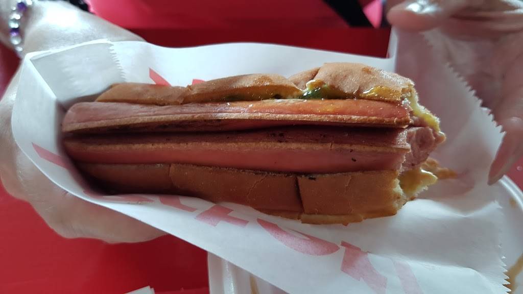 Chucks Casse-Croute | restaurant | 196 Chemin de la Savane, Gatineau, QC J8T 1R3, Canada | 8195615353 OR +1 819-561-5353