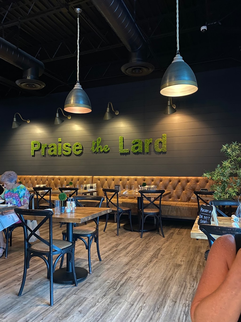 The Perfect Pig @ Watercolor Crossings | restaurant | 28 Watercolor Way, Santa Rosa Beach, FL 32459, USA | 8505331522 OR +1 850-533-1522