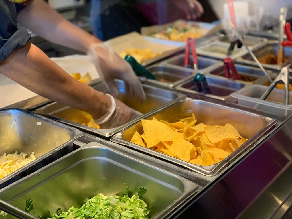 Molinos Taqueria | restaurant | 2035 N Rock Rd #114, Wichita, KS 67206, USA | 3162528261 OR +1 316-252-8261