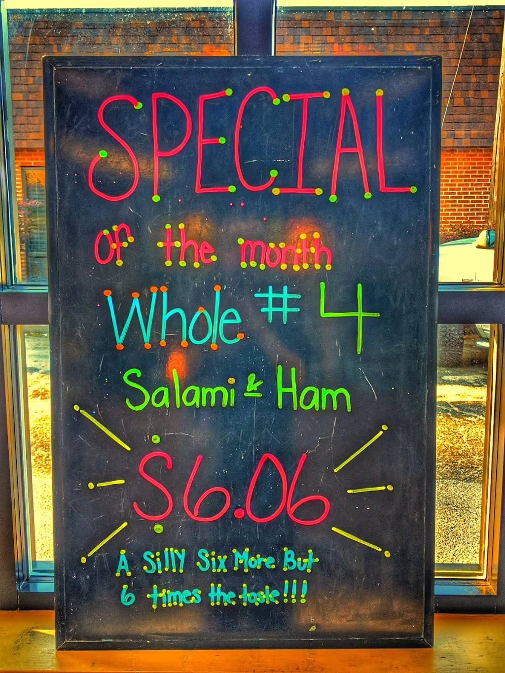 D & S Sub Shop | meal takeaway | 348 N 5th St, Hartsville, SC 29550, USA | 8433322339 OR +1 843-332-2339