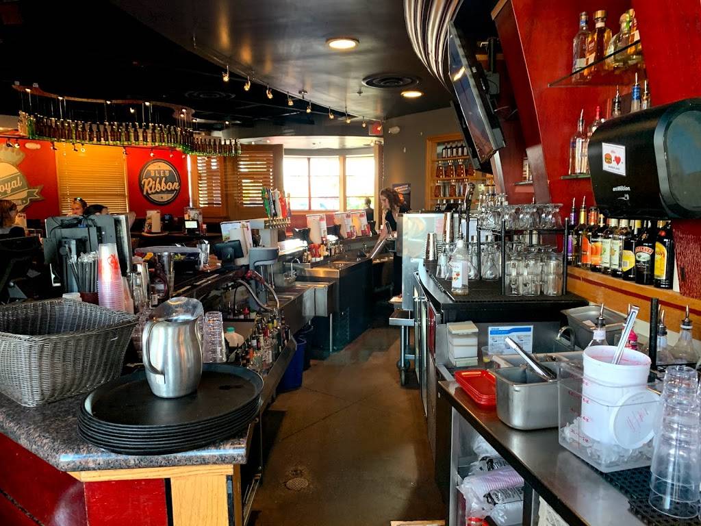 Red Robin Gourmet Burgers and Brews | restaurant | 1636 S Stapley Dr, Mesa, AZ 85204, USA | 4808927626 OR +1 480-892-7626