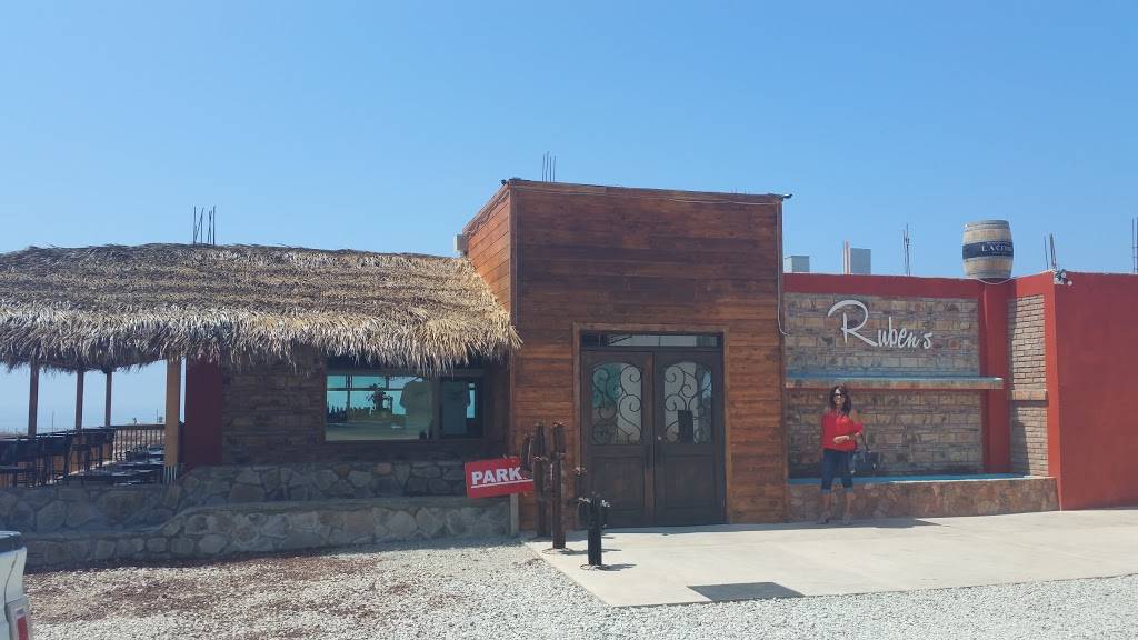 Rubens Restaurant | restaurant | Carretera Libre Tijuana-Ensenada km 43.5 Camino Vecinal El Pescador, 22711 Primo Tapia, B.C., Mexico | 016616132369 OR +52 661 613 2369