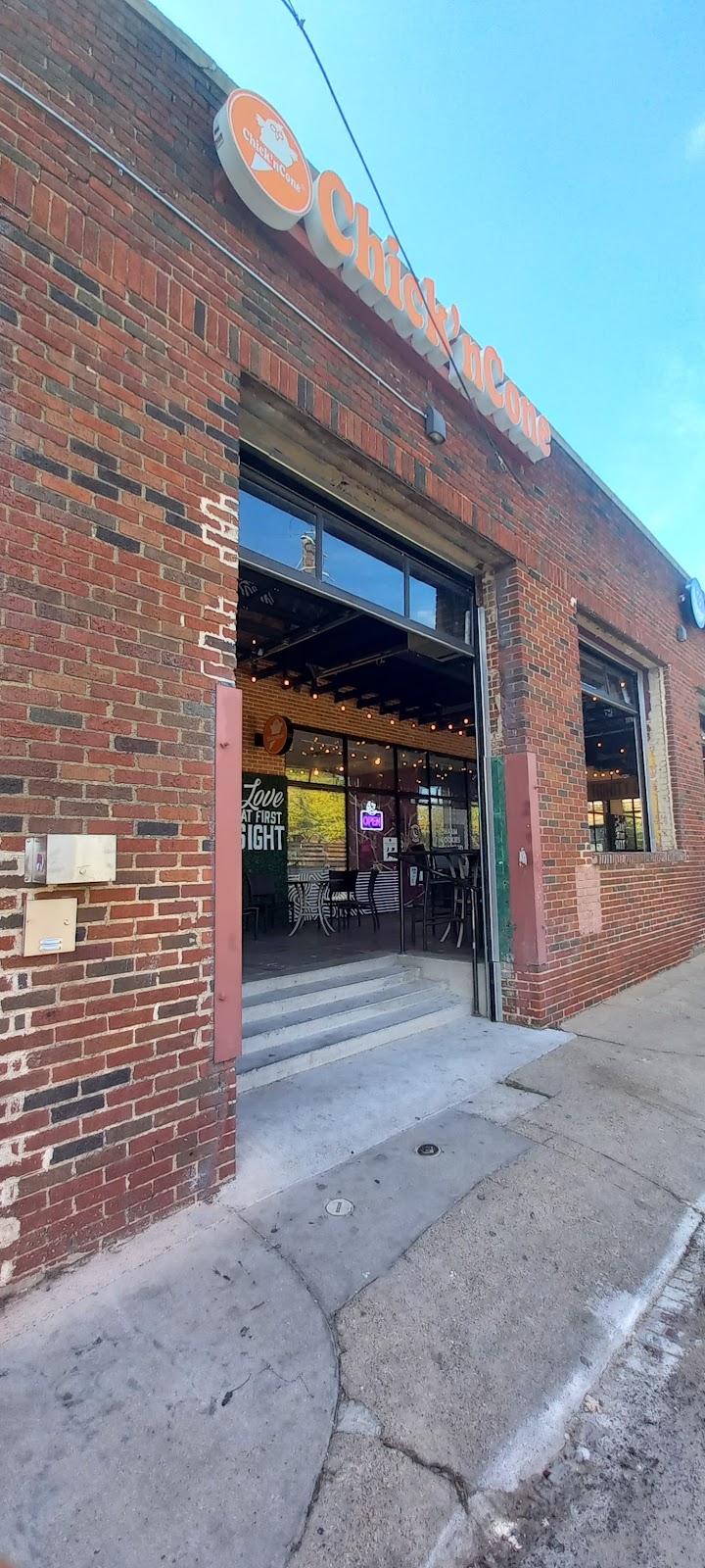 ChicknCone Dallas | restaurant | 2656 Main St Suite 140, Dallas, TX 75226, USA | 9726855054 OR +1 972-685-5054