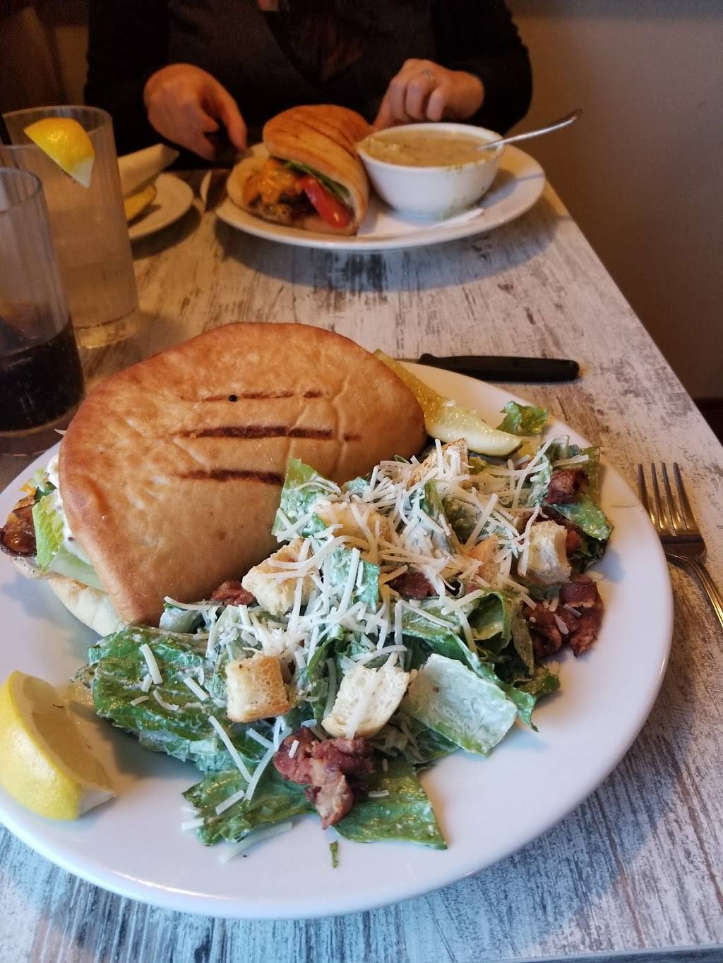 The Cedar House | restaurant | 12 Broadway St W, Paris, ON N3L 2S2, Canada | 5194425555 OR +1 519-442-5555