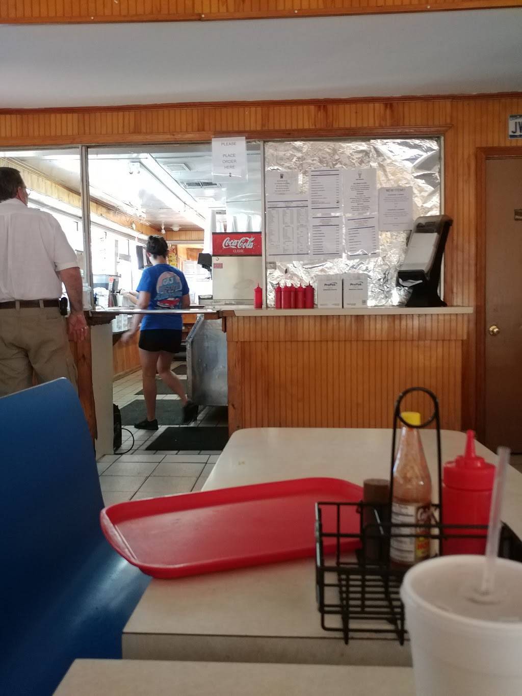 G & J Drive Inn | restaurant | 13914 Florida Blvd, Livingston, LA 70754, USA | 2256867927 OR +1 225-686-7927